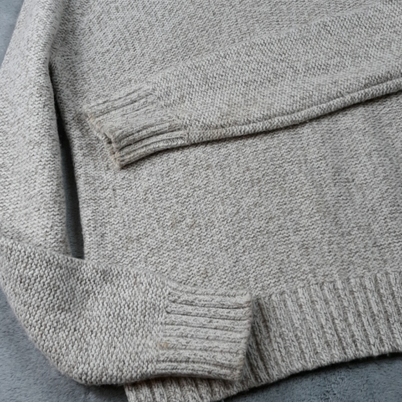 Banana Republic Italian Merino Wool Sweater - Picture 8 of 8